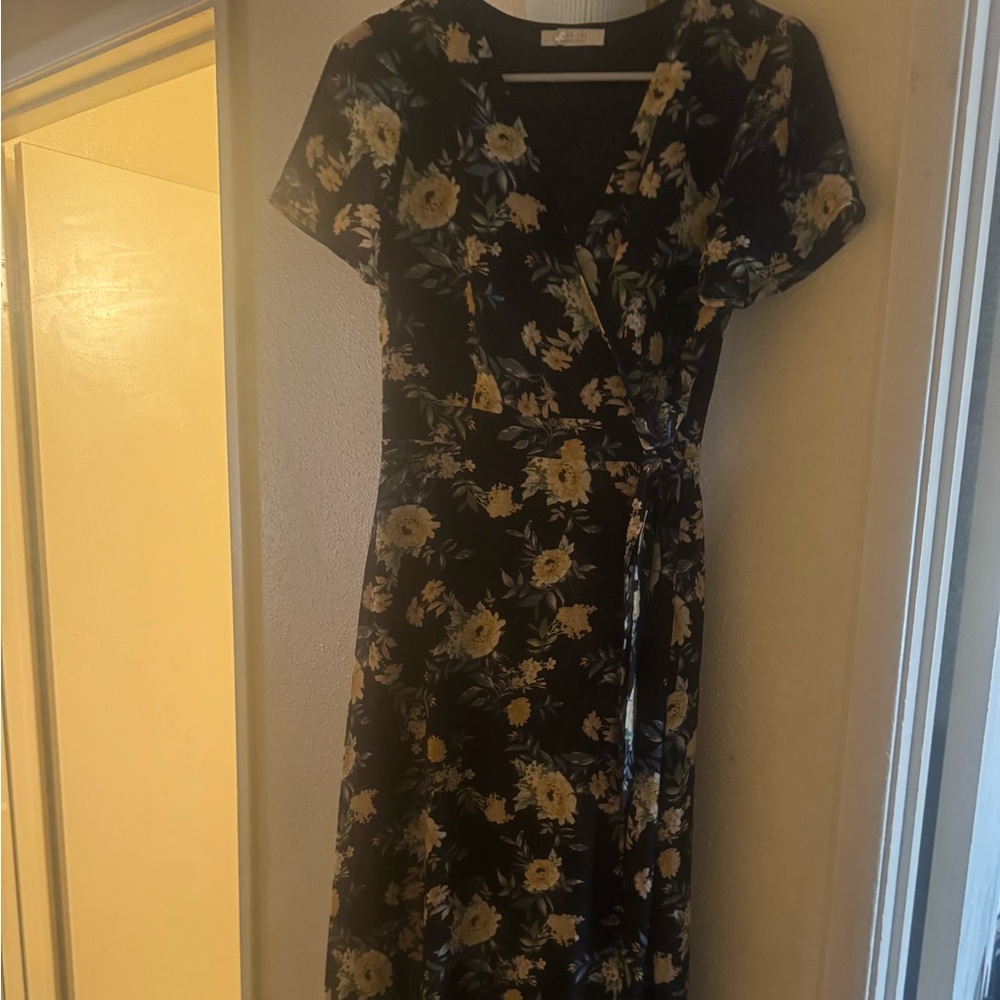 Chic Floral Maxi Dress in Black and Yellow maxi dress